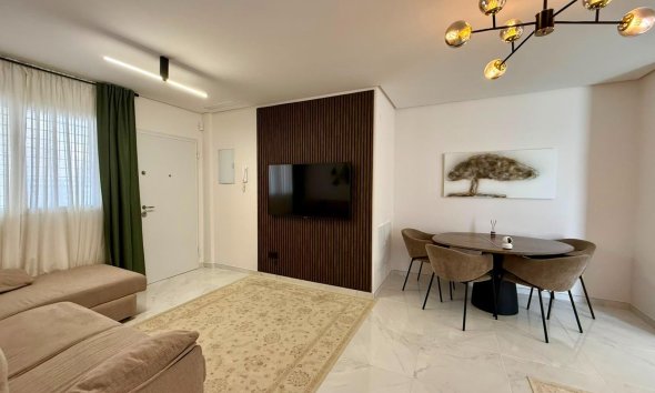 Revente - Apartment -
Torrevieja - Aguas Nuevas