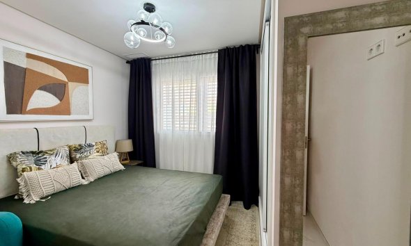 Revente - Apartment -
Torrevieja - Aguas Nuevas