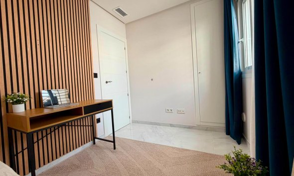 Revente - Apartment -
Torrevieja - Aguas Nuevas