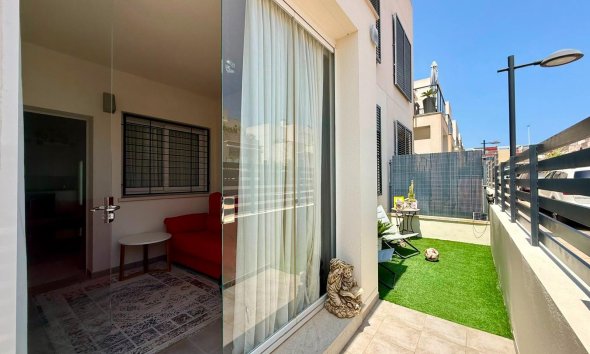 Revente - Apartment -
Torrevieja - Aguas Nuevas