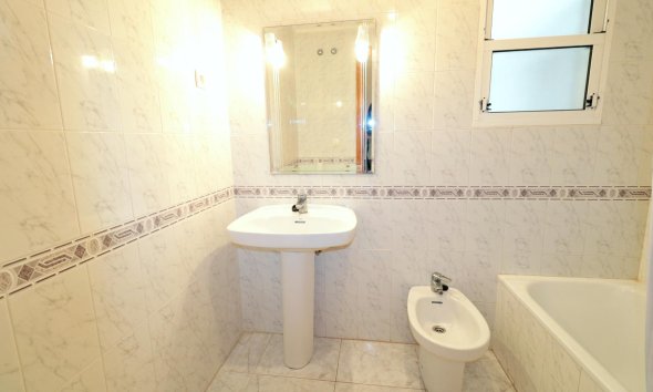 Revente - Apartment -
Torrevieja - Playa del Cura