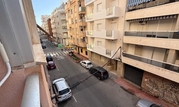 Revente - Apartment -
Torrevieja - Playa de los Locos