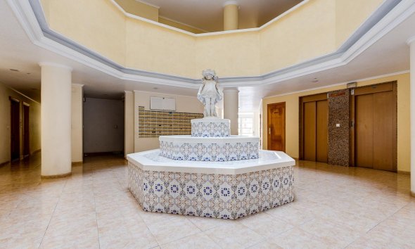 Reventa - Apartment -
Torrevieja - Centro