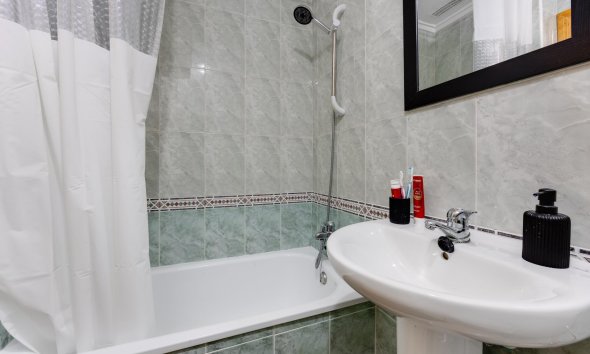 Reventa - Apartment -
Torrevieja - Centro