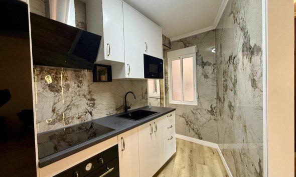 Revente - Apartment -
Torrevieja - Playa del Cura