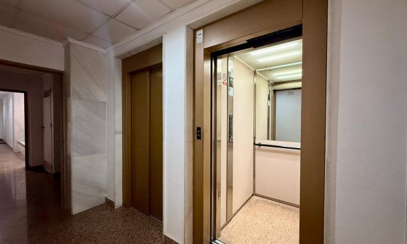 Revente - Apartment -
Torrevieja - Curva Del Palangre