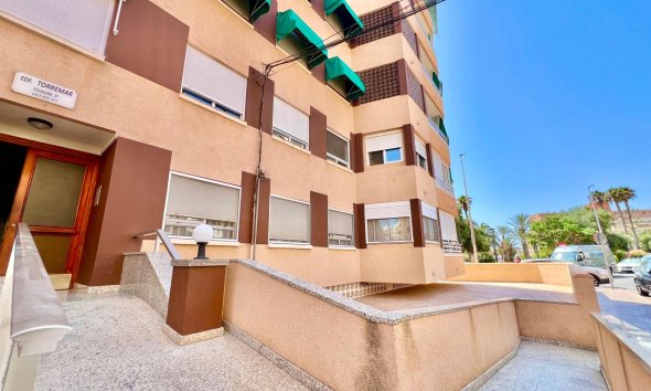 Revente - Apartment -
Torrevieja - La Mata