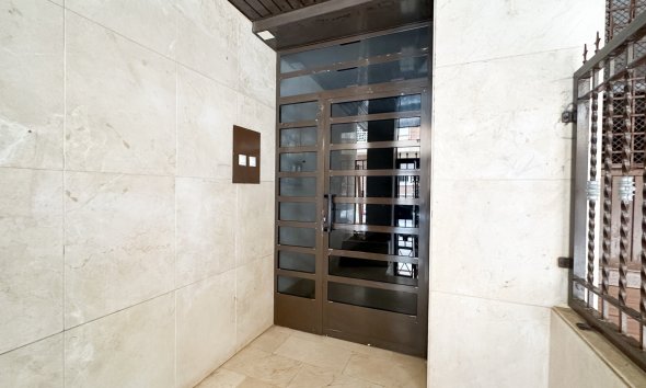 Revente - Apartment -
Torrevieja - Costa Blanca