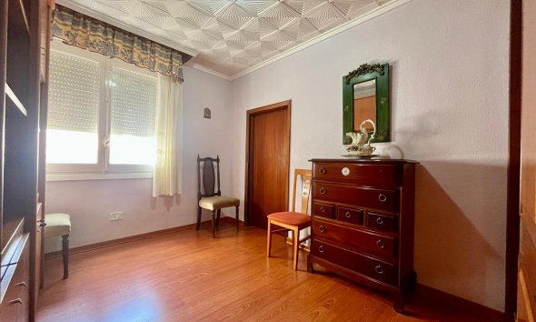 Revente - Apartment -
Torrevieja - Centro