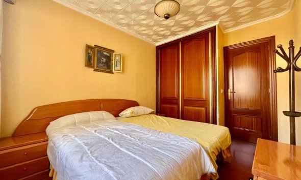 Revente - Apartment -
Torrevieja - Centro