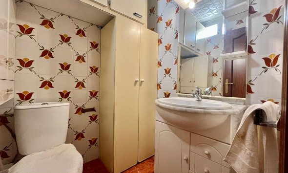 Revente - Apartment -
Torrevieja - Centro