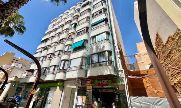 Revente - Apartment -
Torrevieja - Centro