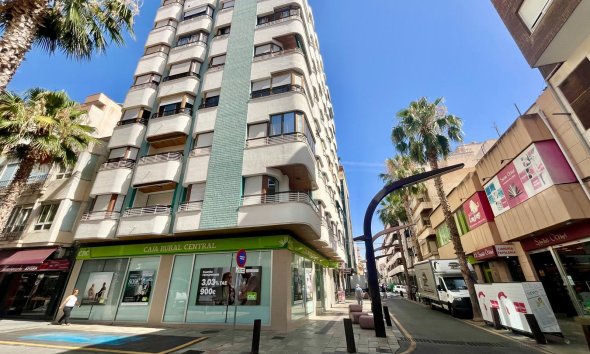 Revente - Apartment -
Torrevieja - Centro