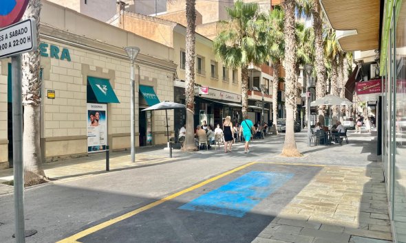 Revente - Apartment -
Torrevieja - Centro