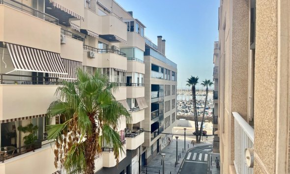 Resale - Apartment -
Torrevieja