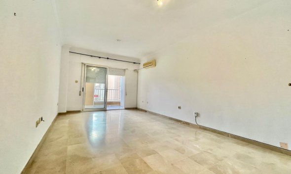 Resale - Apartment -
Torrevieja