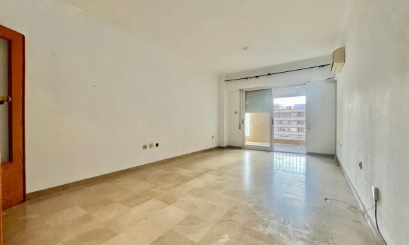 Resale - Apartment -
Torrevieja