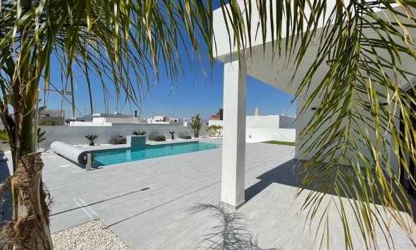 Nouvelle construction - Villa -
Rafal - polideportivo