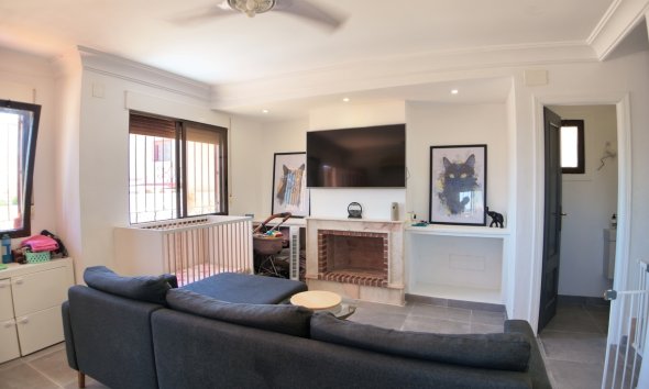 Revente - Villa -
Orihuela Costa - Costa Blanca