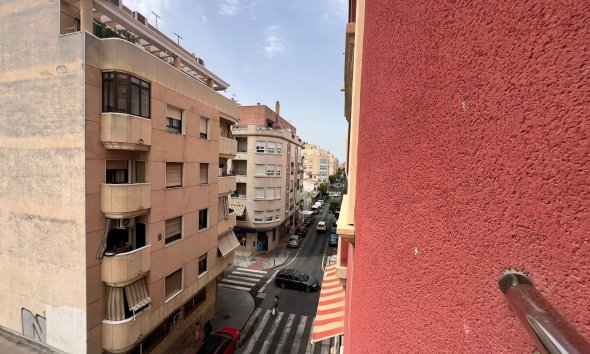 Revente - Apartment -
Torrevieja - Centro