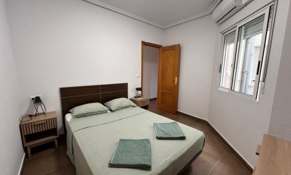 Revente - Apartment -
Torrevieja - Centro