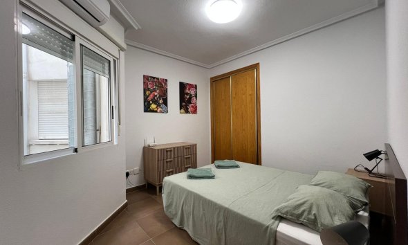 Revente - Apartment -
Torrevieja - Centro