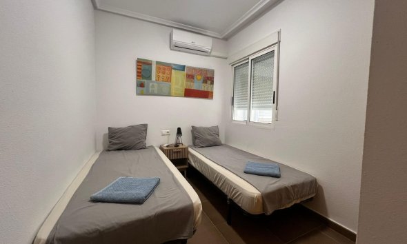 Revente - Apartment -
Torrevieja - Centro