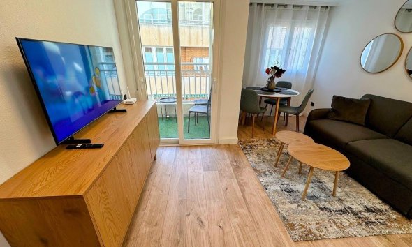 Revente - Apartment -
Torrevieja - Centro
