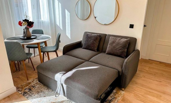 Revente - Apartment -
Torrevieja - Centro