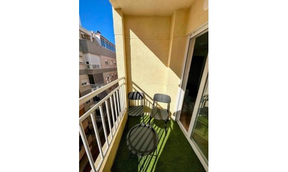 Revente - Apartment -
Torrevieja - Centro