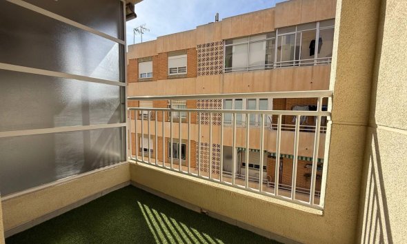 Revente - Apartment -
Torrevieja - Centro