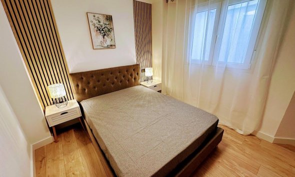Revente - Apartment -
Torrevieja - Centro