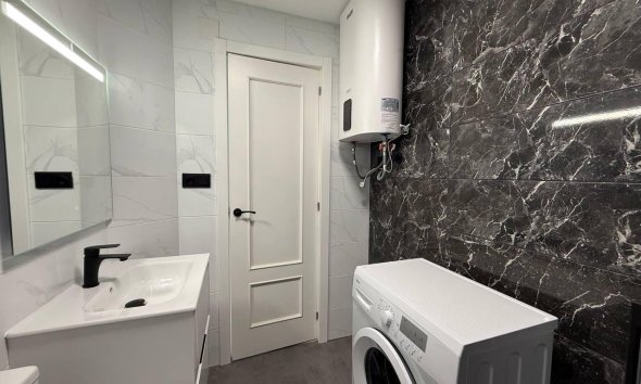 Revente - Apartment -
Torrevieja - Centro