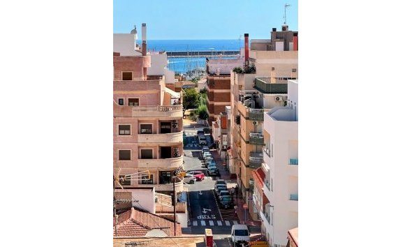 Revente - Apartment -
Torrevieja - Centro