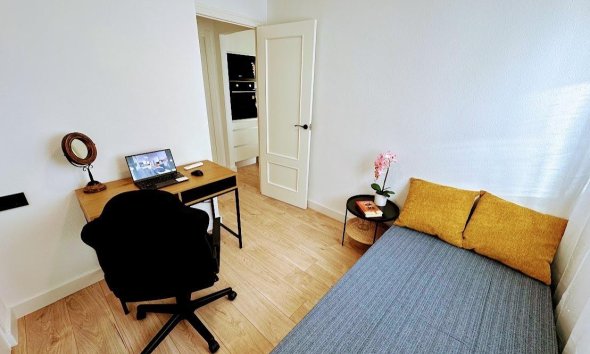 Revente - Apartment -
Torrevieja - Centro