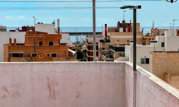 Revente - Apartment -
Torrevieja - Centro