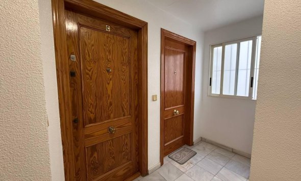 Revente - Apartment -
Torrevieja - Centro