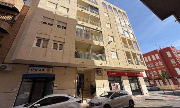 Revente - Apartment -
Torrevieja - Centro