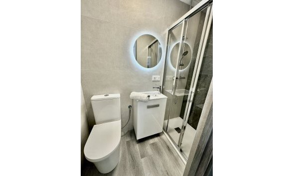 Revente - Apartment -
Torrevieja - Centro