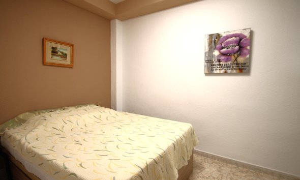 Revente - Apartment -
Torrevieja - Playa De Los Naufragos