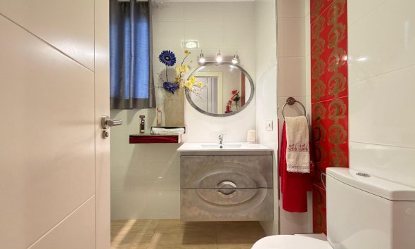 Revente - Apartment -
Torrevieja - Paseo Maritimo
