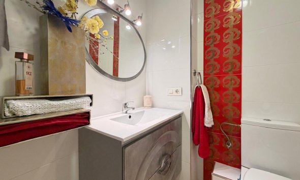Revente - Apartment -
Torrevieja - Paseo Maritimo