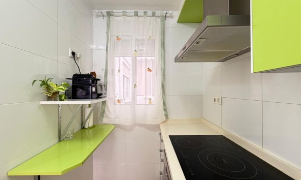 Revente - Apartment -
Torrevieja - Paseo Maritimo