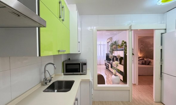 Revente - Apartment -
Torrevieja - Paseo Maritimo
