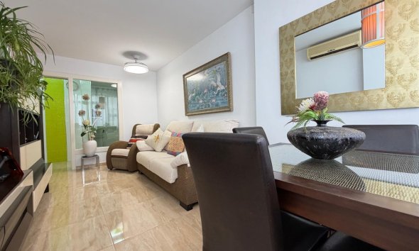 Revente - Apartment -
Torrevieja - Paseo Maritimo