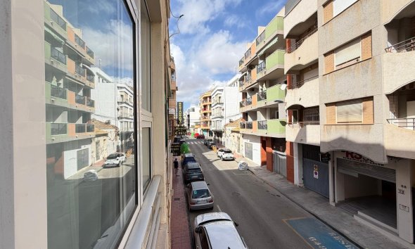 Revente - Apartment -
Torrevieja - Paseo Maritimo