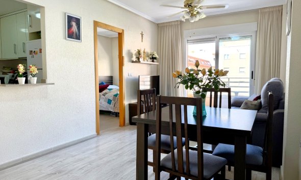 Revente - Apartment -
Torrevieja - El Molino