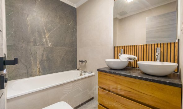 Revente - Apartment -
Torrevieja - Parque de las Naciones