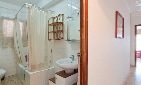 Resale - Penthouse -
Torrevieja - Playa De Los Naufragos