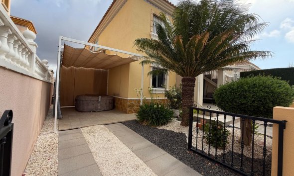 Reventa - Bungalow -
Orihuela Costa - Los Dolses